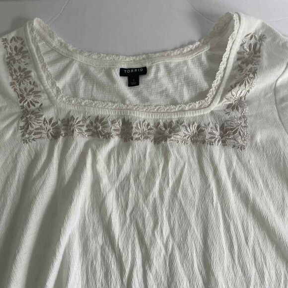 Torrid Size 1 Cream Lace Embroidered Top 12868411 - Picture 6 of 7